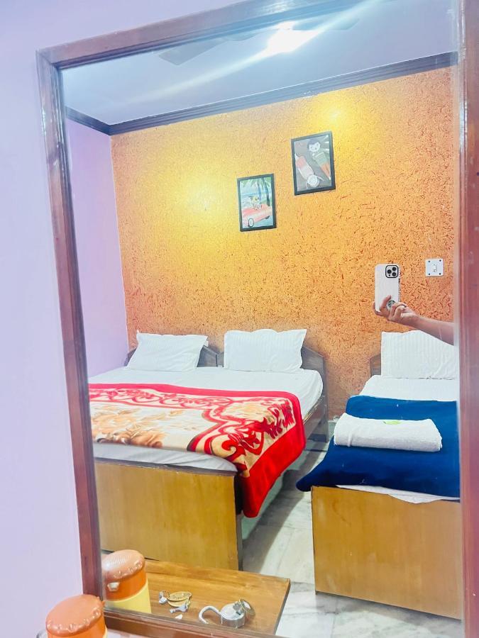 Hotel Rashmi Agra  Buitenkant foto