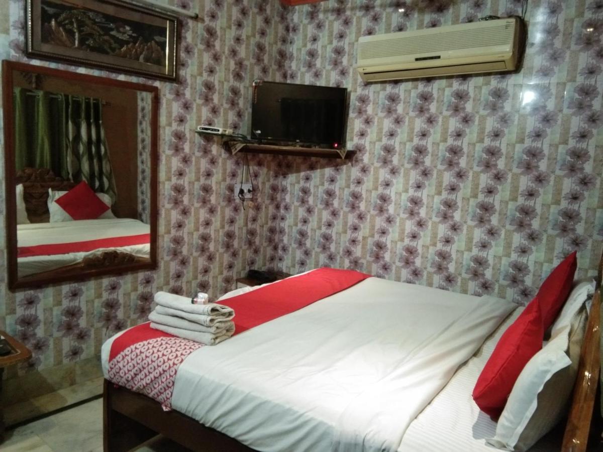 Hotel Rashmi Agra  Buitenkant foto