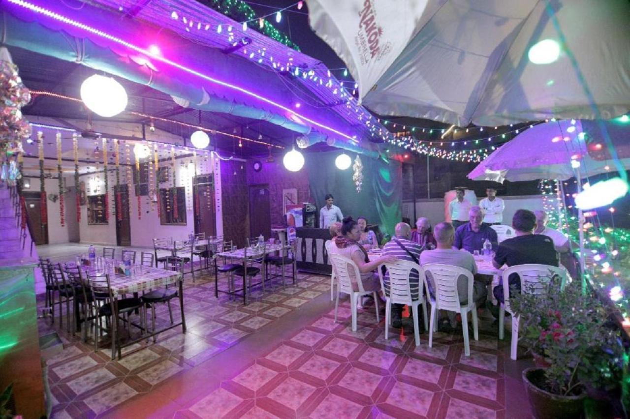 Hotel Rashmi Agra  Buitenkant foto